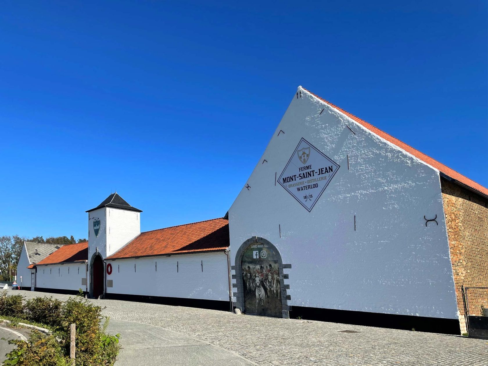 Façade de la Ferme de Mont-Saint-Jean